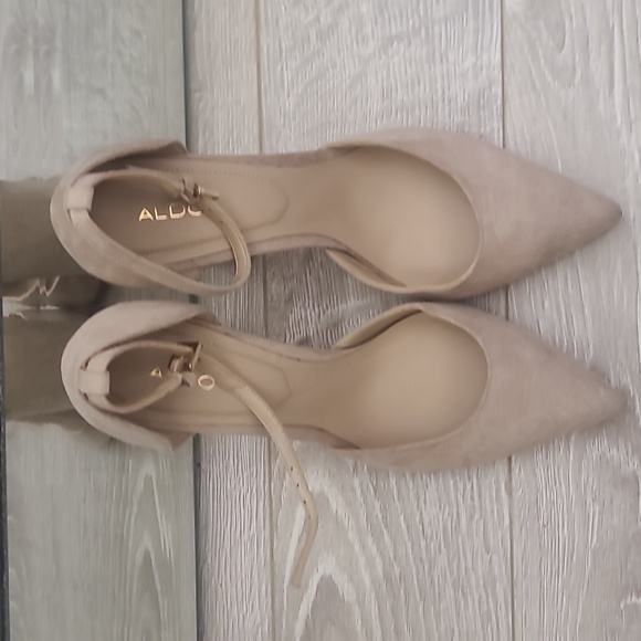 Mint condition Aldo Heels - Picture 2 of 6